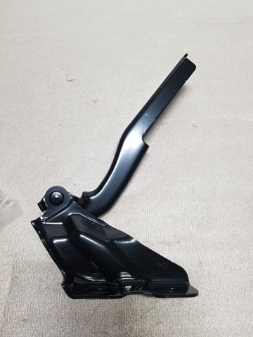 MAZDA TK4852410 Петля капота правая в наличии Киев