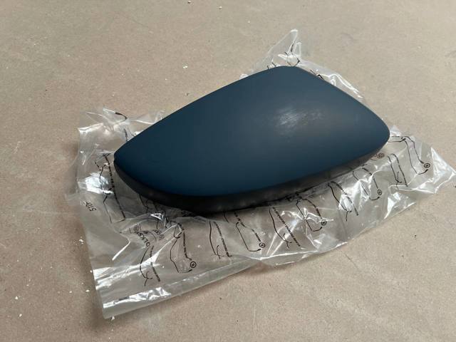 6V0857538A VAG Накладка (крышка) зеркала заднего вида правая купить в Черновцы