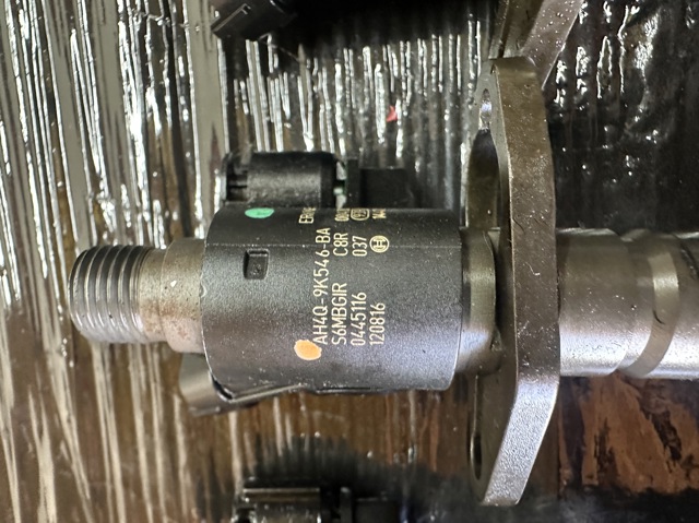 LAND ROVER AH4Q9K546BA Форсунка впрыска топлива в наличии Сумы