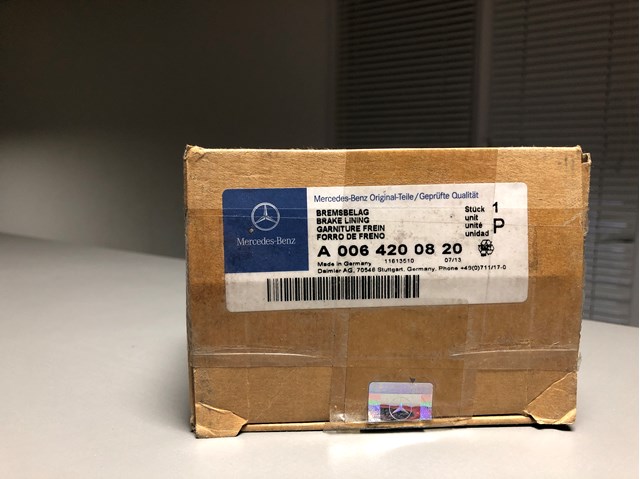 Задние дисковые колодки A0064200820 MERCEDES
