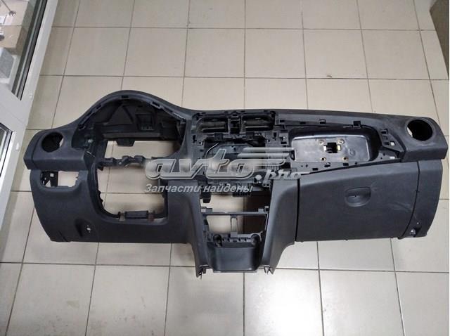 Панель передняя "торпедо" 681006005R RENAULT