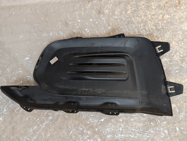 9816764180 PEUGEOT Решетка бампера переднего правая купить в Черновцы