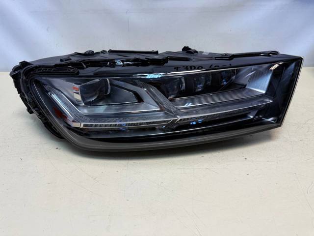 Фара передняя правая 4M0941784 VAG