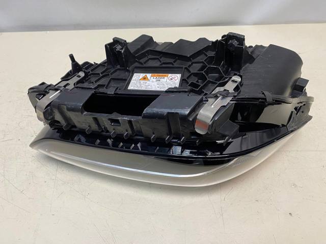 63115A0E614 BMW Правая фара купить в Киев