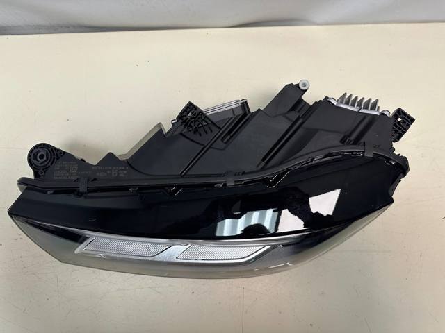 VAG 80A941773 Фара левая в наличии Киев