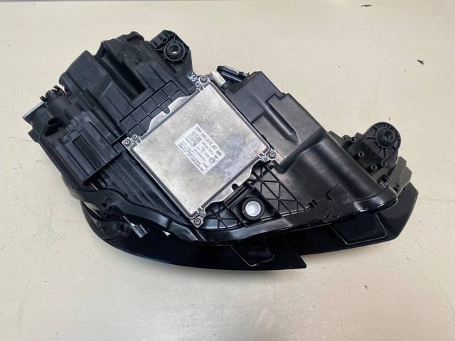 VAG 8V0941773C Фара левая в наличии Винница