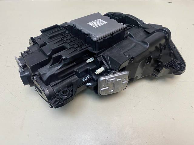 8V0941774C Правая фара купить Днепр