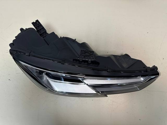 VAG 8W0941006 Фара правая в наличии Запорожье