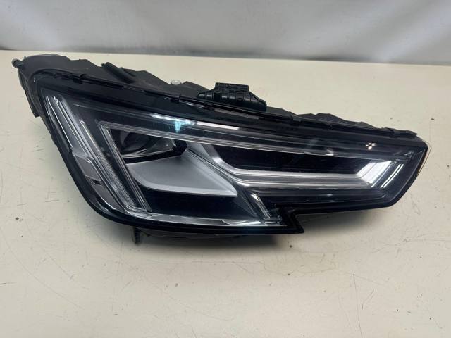 Фара правая 8W0941774 VAG