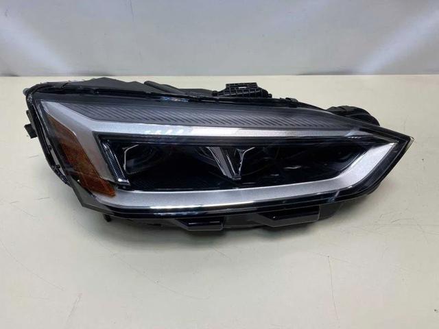 Фара передняя правая 8W6941774E VAG