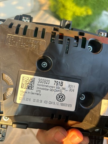 VAG 3G0920751B Панель приборов в наличии Николаев