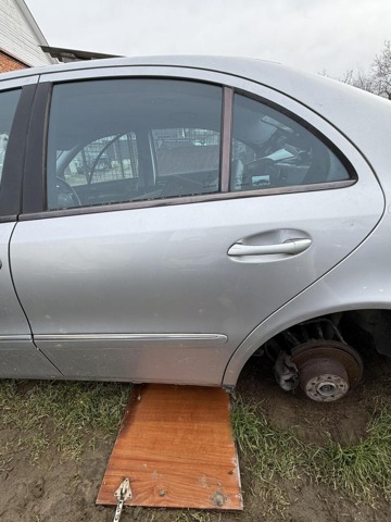 Дверь задняя в сборе A2117300205 MERCEDES