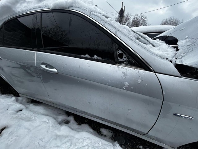 Пассажирская передняя дверь A2127200205 MERCEDES