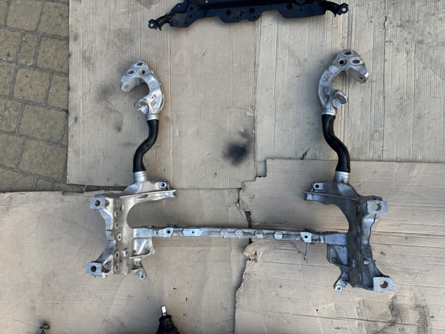 Поперечина передней подвески 4M0399315AA VAG