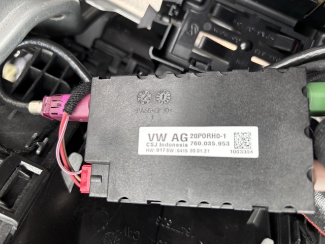 VAG 760035953 USB-разветвитель в наличии Каменское