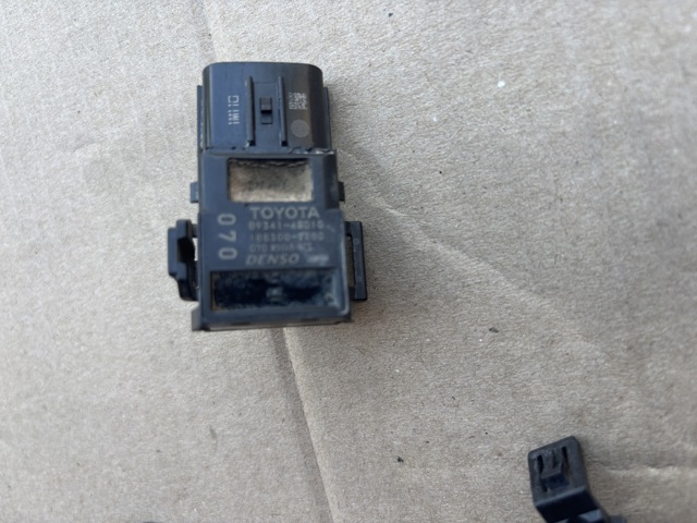 Датчики парковки задний 8934148010 TOYOTA