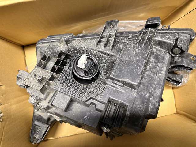 8114560Q10 TOYOTA Фара правая купить в Сумы