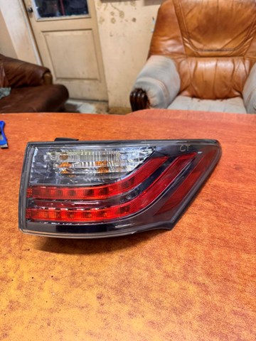 Правый стоп-сигнал 8155176090 TOYOTA