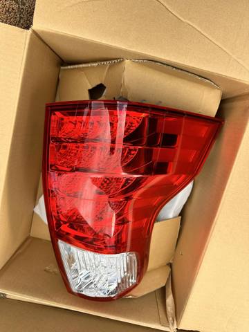 Левый стоп 8156160851 TOYOTA