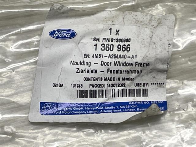 FORD 1360966 Внешняя накладка стойки кузова в наличии Харьков