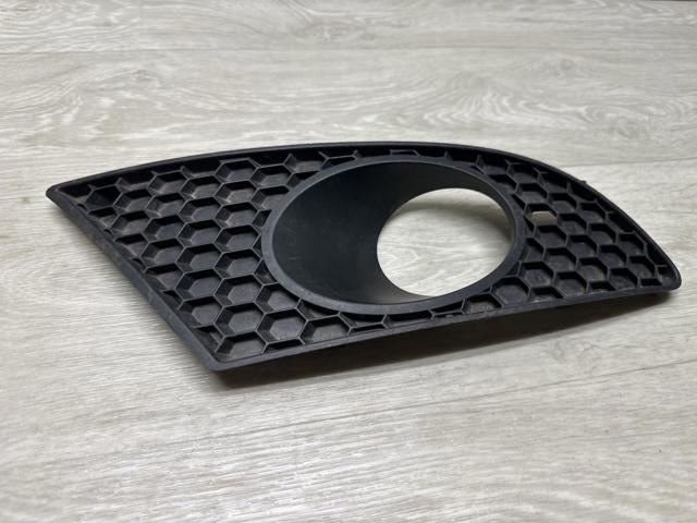 1P0853666A VAG Ободок (окантовка) фары противотуманной правой купить в Винница