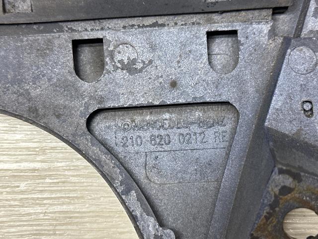 MERCEDES 2108200212 Ресничка (накладка) правой фары в наличии Тернополь
