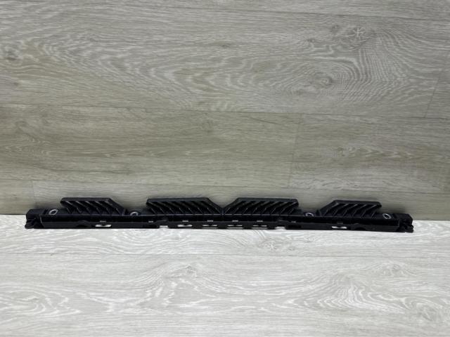 Кронштейн бампера переднего, центральный 2GA805705C VAG