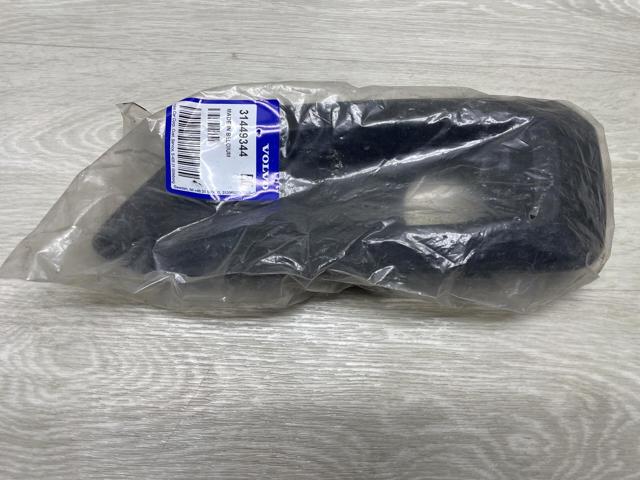 Заглушка противотуманки передней правой 31449344 VOLVO
