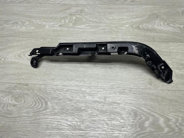 Направляющая заднего бампера, правая 51127058518 BMW