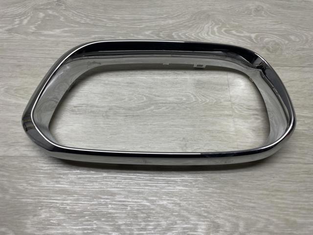 Решетка радиатора левая 51137371747 BMW