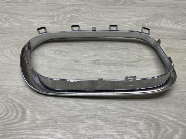 BMW 51137371747 Решетка радиатора левая в наличии Харьков