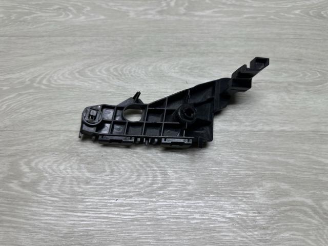 Кронштейн бампера переднего, правый 5253553040 TOYOTA