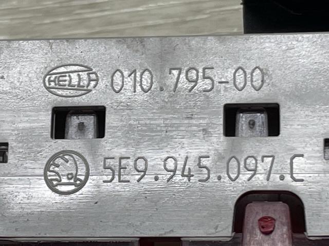 VAG 5E9945097C Стоп-сигнал задний дополнительный в наличии Украина