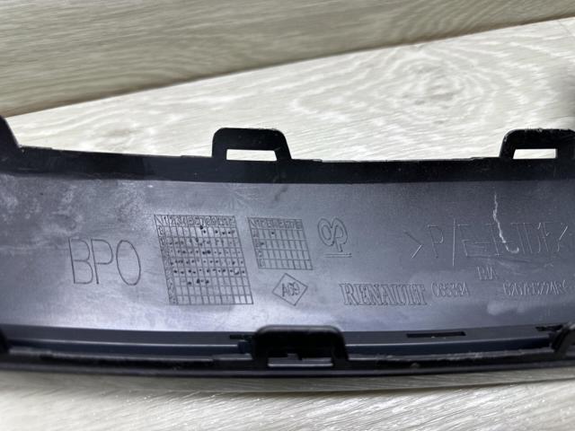 620786224R RENAULT Молдинг решетки радиатора купить в Кривой Рог