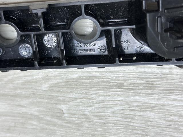Кронштейн бампера переднего, правый 622243ZL0A NISSAN