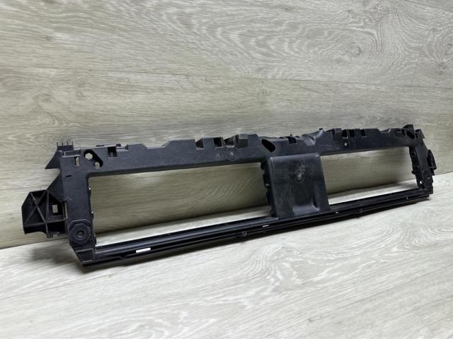 8W0807771F VAG Кронштейн решетки радиатора купить в Павлоград