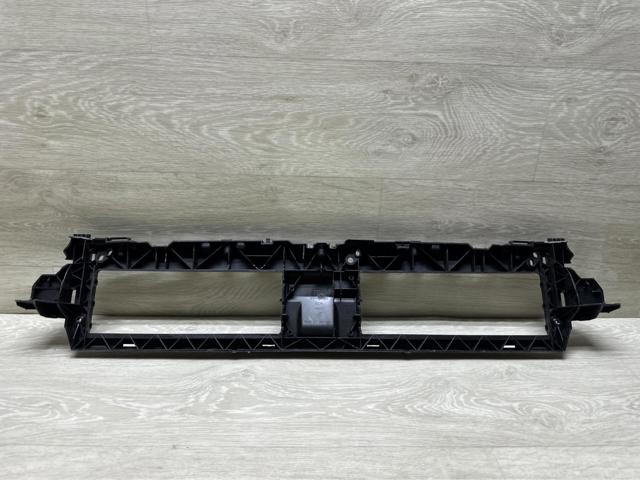 8W0807771F VAG Кронштейн решетки радиатора купить в Тернополь