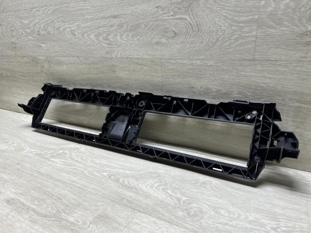 8W0807771F Кронштейн решетки радиатора купить Кривой Рог