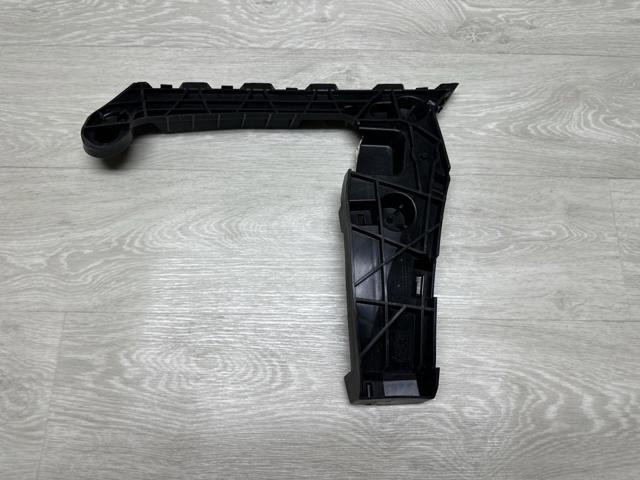Направляющая переднего бампера, правая 8W9807454C VAG