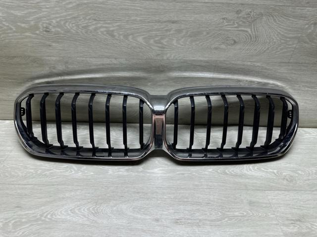 Облицовка радиатора 9464210 BMW