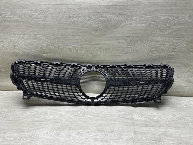 A1768881760 MERCEDES Решетка радиатора купить в Николаев