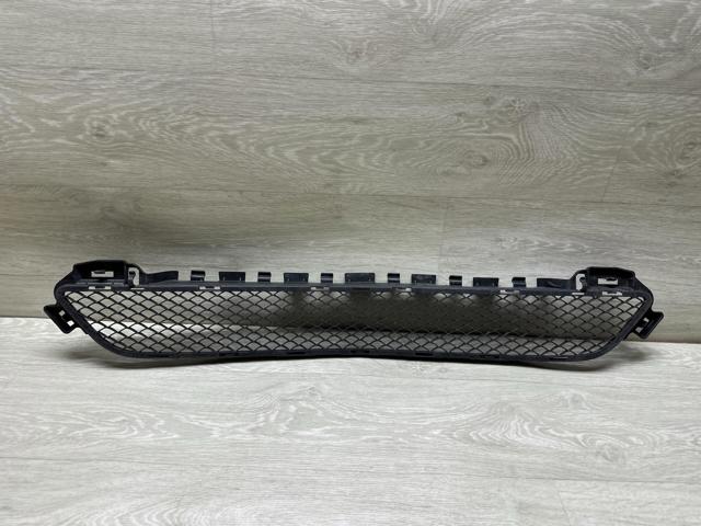 MERCEDES A2058850423 Решетка бампера в наличии Киев