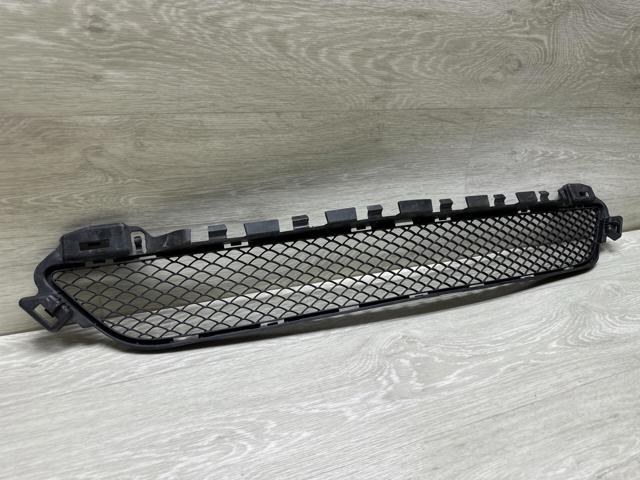 MERCEDES A2058850423 Решетка бампера переднего центральная в наличии Черкассы