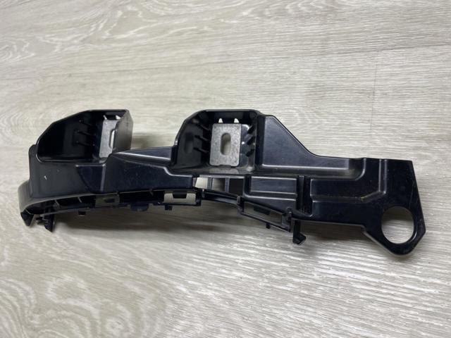 Правое крепление заднего бампера A2058850465 MERCEDES