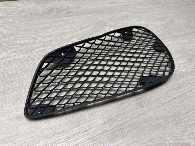 MERCEDES A2128850623 Решетка бампера переднего правая в наличии Хмельницкий