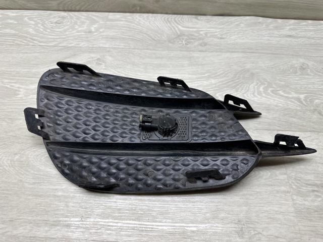 MERCEDES A2138856800 Заглушка (решетка) противотуманных фар бампера переднего правая в наличии Харьков