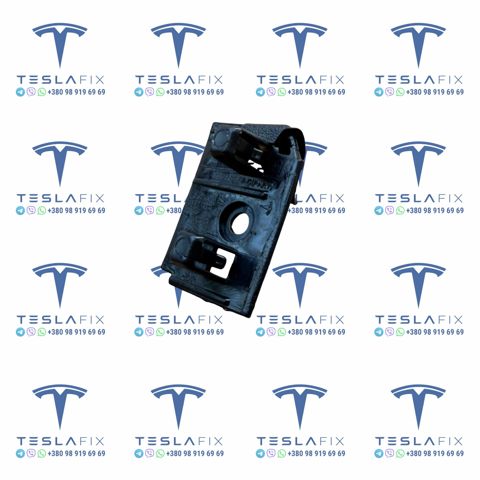Крепление бампера 108417100F TESLA