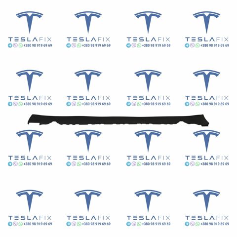 Накладка (молдинг) порога наружная правая 108982900D Tesla Model