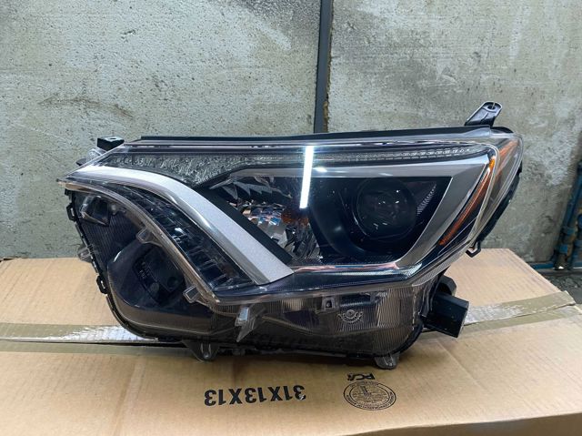 TOYOTA 8118542670 Фара левая в наличии Запорожье