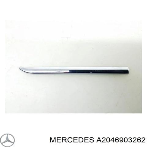 Молдинг переднего правого крыла A2046903262 MERCEDES